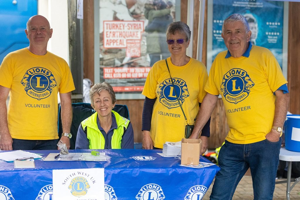 Image of volunteers